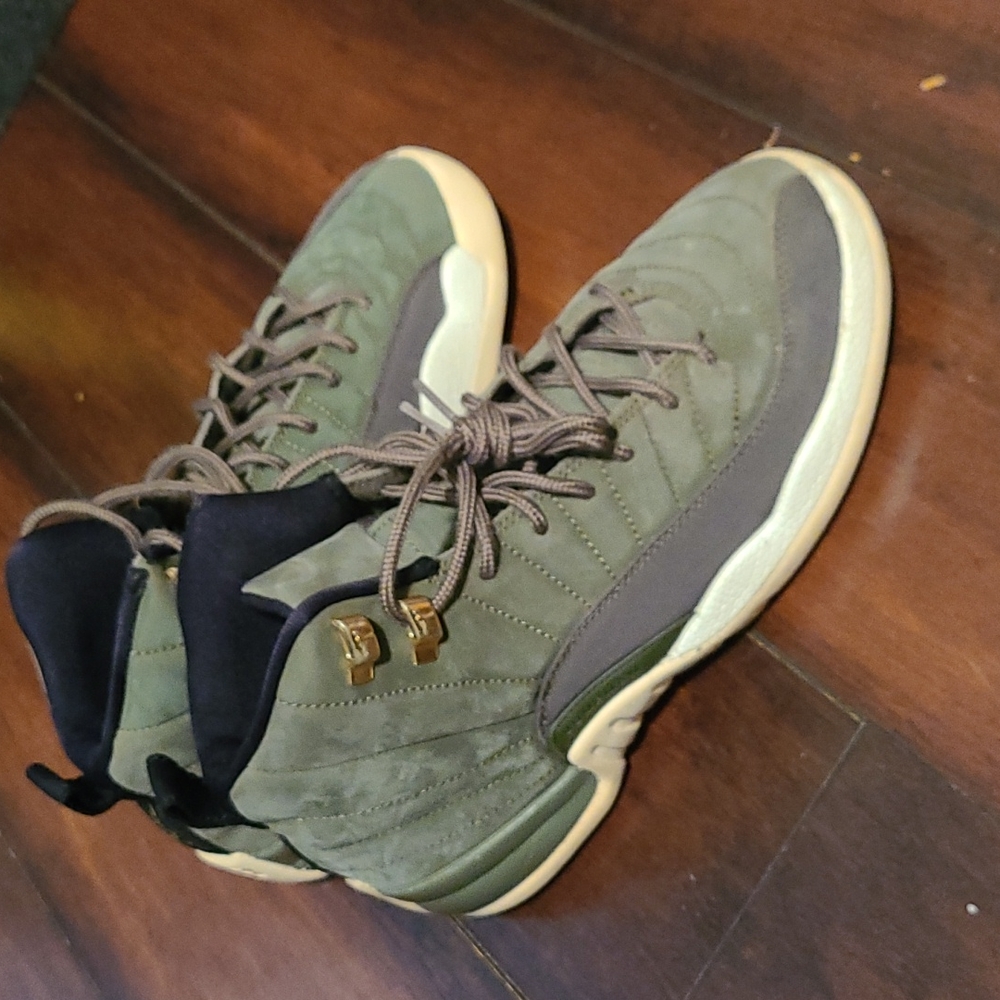 Jordan 12s